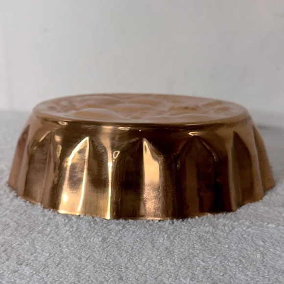 Vintage Copper Jelly Mold Food Mold Fruit Design Wall Decor - Picture 9 of 15
